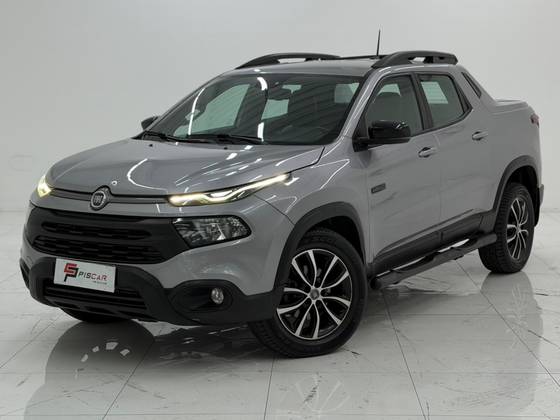FIAT TORO 2.0 16V TURBO DIESEL ULTRA 4WD AT9 FIAT TORO 2.0 16V TURBO DIESEL ULTRA 4WD AT9